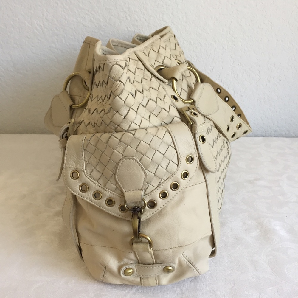 Ivory leather woven grommets bag - Picture 5 of 8
